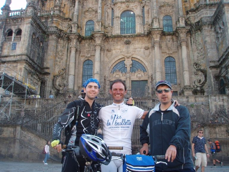 Finisterre, viaggio alla fine della terra pedalando