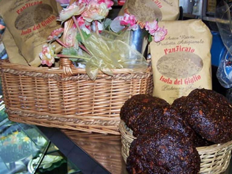 Dal panficato del Giglio al capocollo di Martina Franca: ecco le 15 eccellenze del gusto premiate a Verona