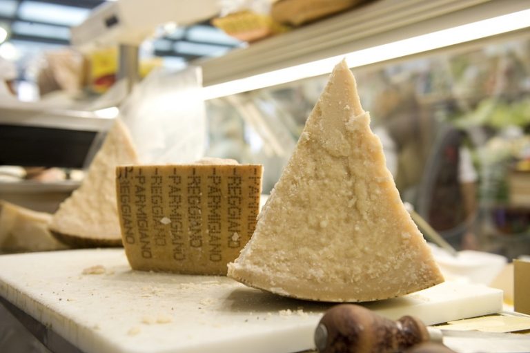 Parmigiano Reggiano. Dopo la Colombia anche a Singapore vittoria del Marchio