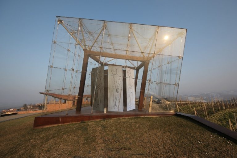 ‘Dove il cielo s’attacca alla collina’ Al via la mostra di Ceretto nelle Langhe