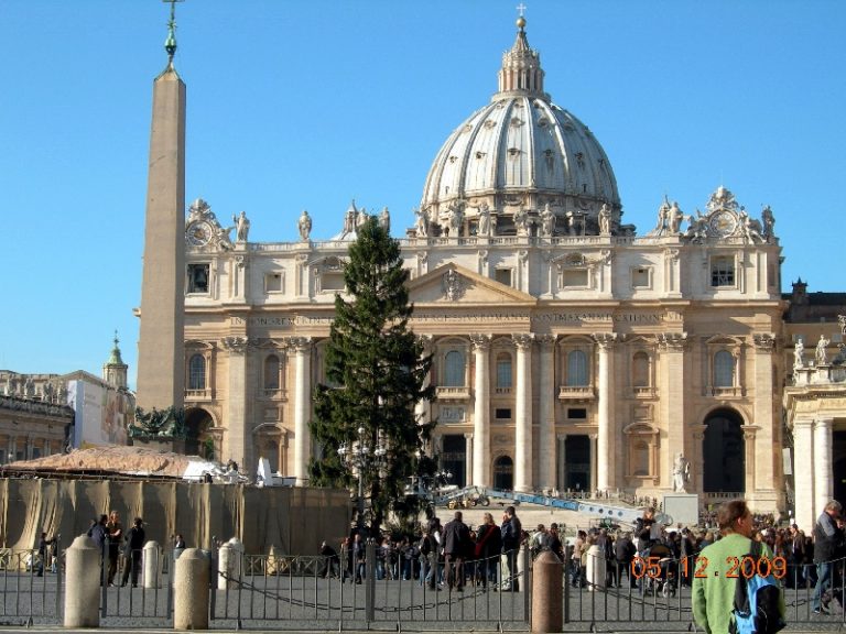 Si accendono le luci sull’abete certificato Pefc del Vaticano