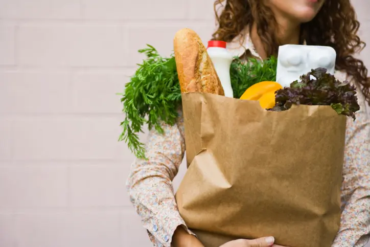 Spesa alimentare, per Ismea frena l’inflazione. Lollobrigida: sosteniamo la filiera