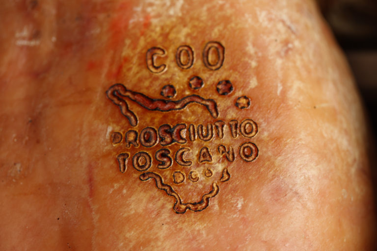 Prosciutto toscano. Le razze e la produzione di un’eccellenza Dop