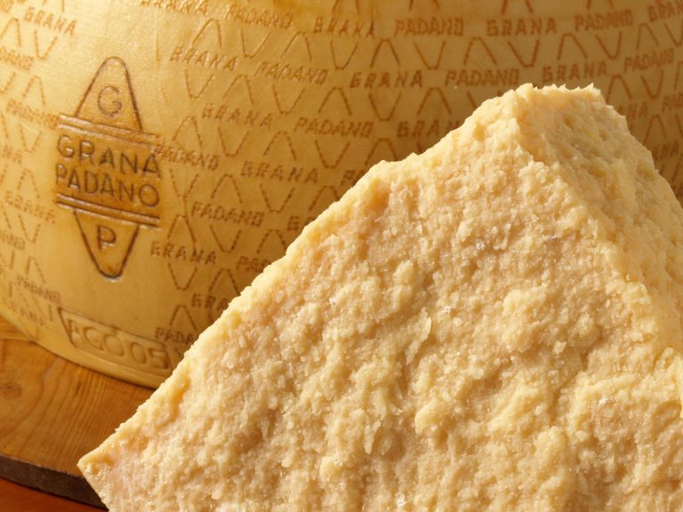 Grana Padano, con i nuovi dazi di Trump il prezzo crollerebbe del 20%. La denuncia del Consorzio