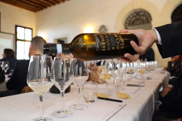 Tutta la generosità del vino. In formato speciale con Alba Vitæ