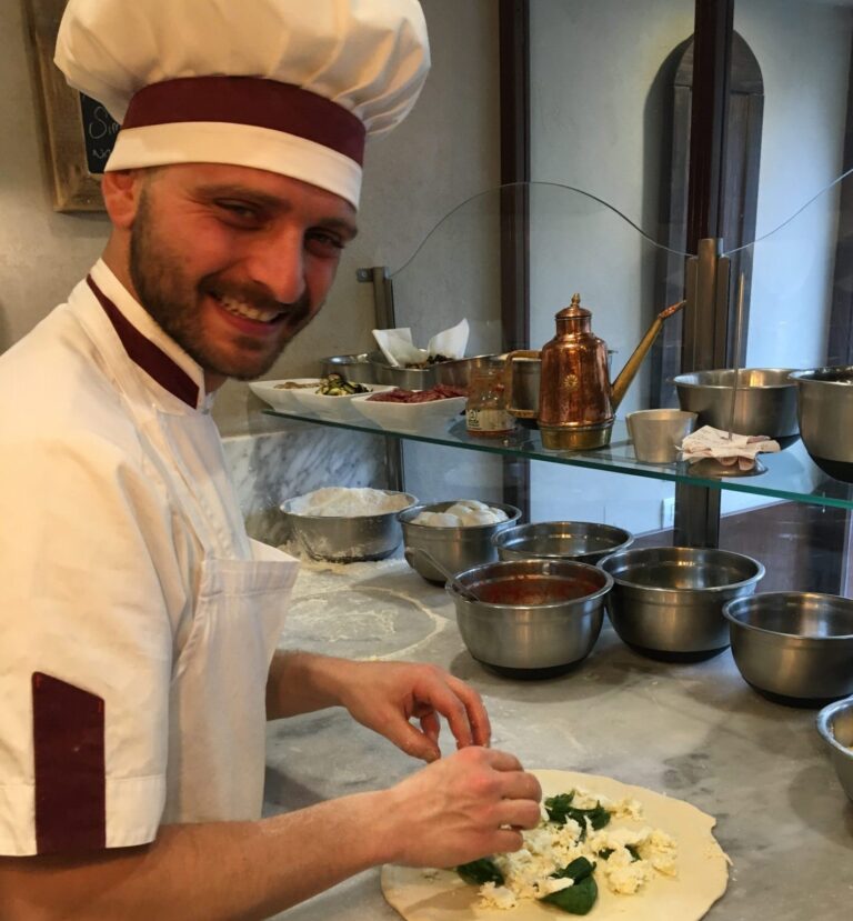 La pizza napoletana è patrimonio dell’umanità. L’Unesco incorona l’arte, i gesti e i suoni dei pizzaiuoli partenopei