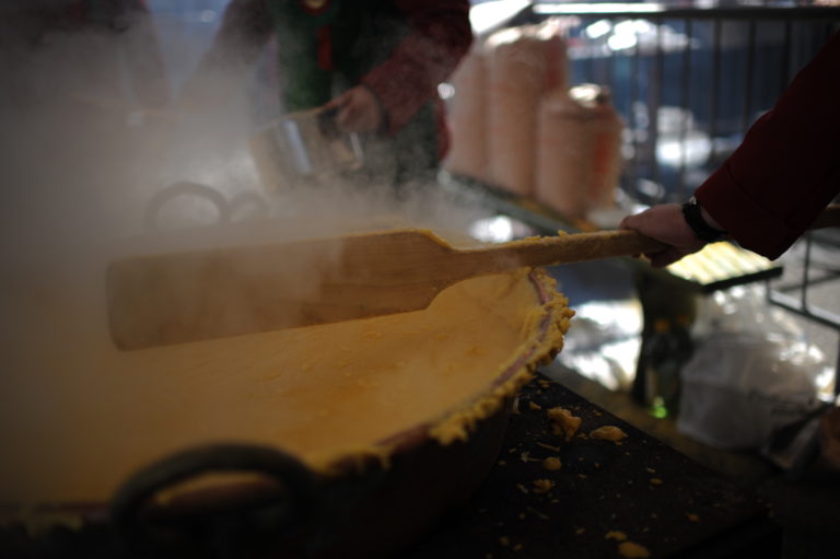 Via alle Fagiolate. Ad Ivrea il Carnevale esalta la tradizione gastronomica