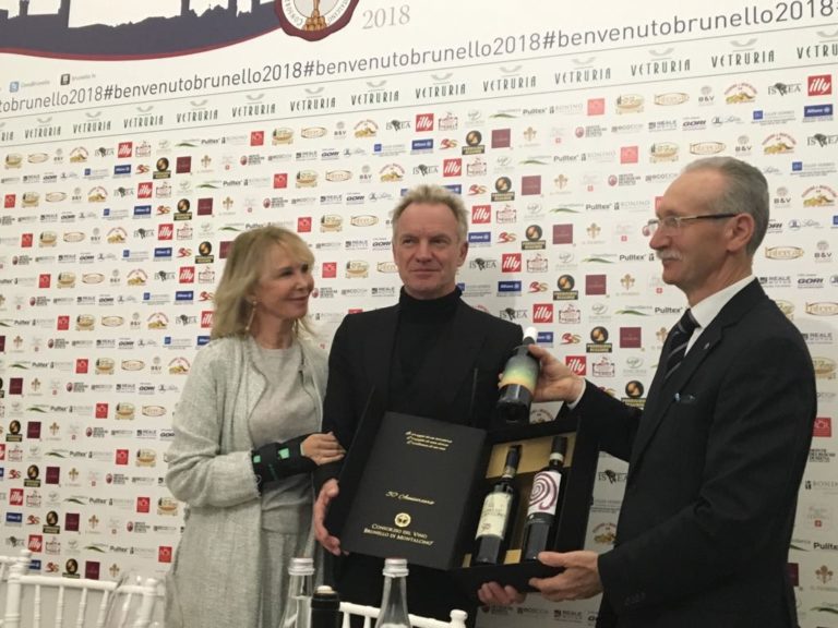 Montalcino. Quattro stelle al Brunello 2017 e mattonella celebrativa griffata Sting