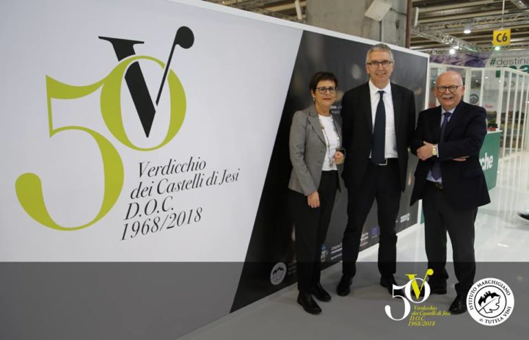 Verdicchio dei Castelli di Jesi. Cin cin al Vinitaly per mezzo secolo da protagonista