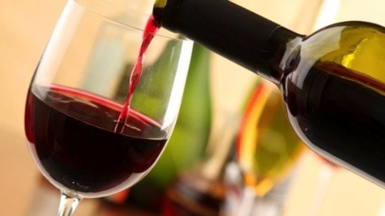 Vino, nuovo attacco di Report. Sotto accusa la Toscana: Chianti, Chianti Classico e Igt prodotto con vino da altre regioni. La produttrice anonima: ‘Lo fanno quasi tutti’