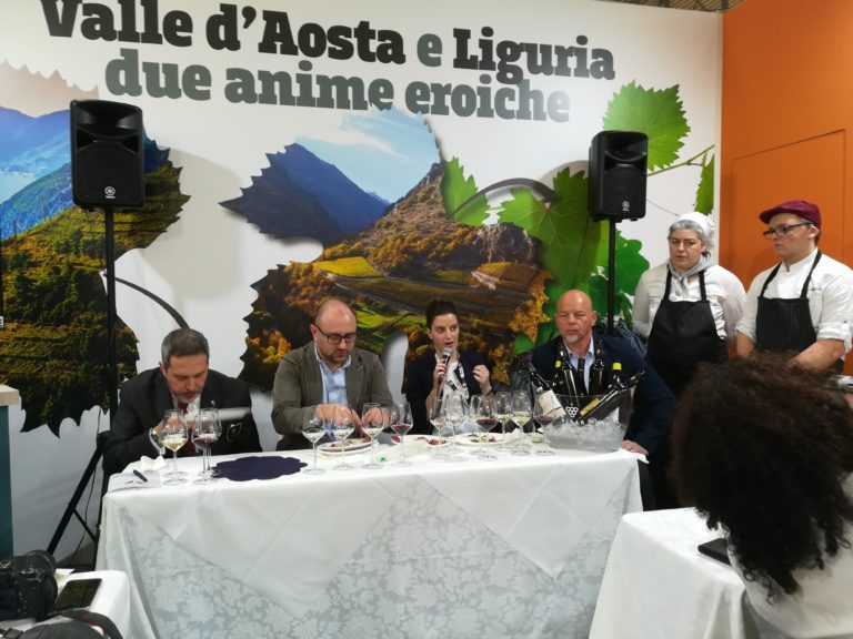 Valle d’Aosta e Liguria, due anime eroiche brindano al Vinitaly