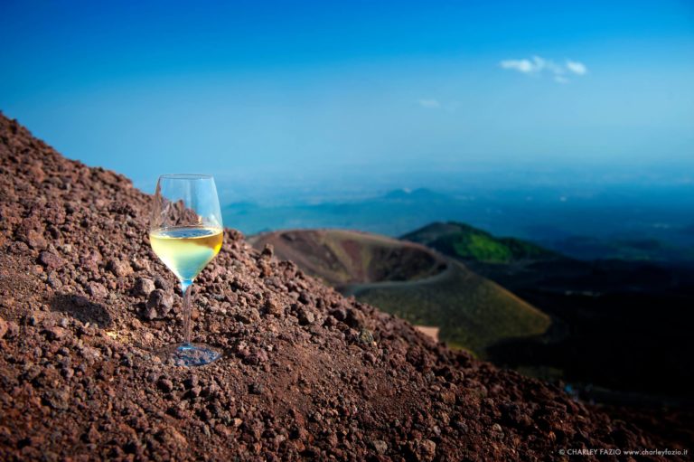 Vini vulcanici nel calice. A Napoli dal 2 al 7 settembre in degustazione