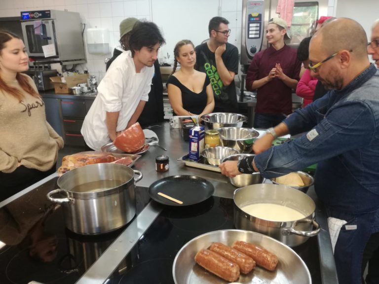 In Germania a lezione di salumi DOP e IGP italiani. Masterclass a Stoccarda nella prestigiosa accademia gastronomica “Paul-Kerschensteiner-Schule”