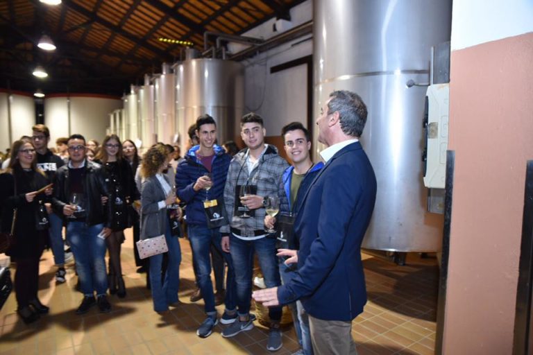 Vino. Bere bene e responsabilmente. A Marsala premiati i vincitori del talent Wine Night Moderation