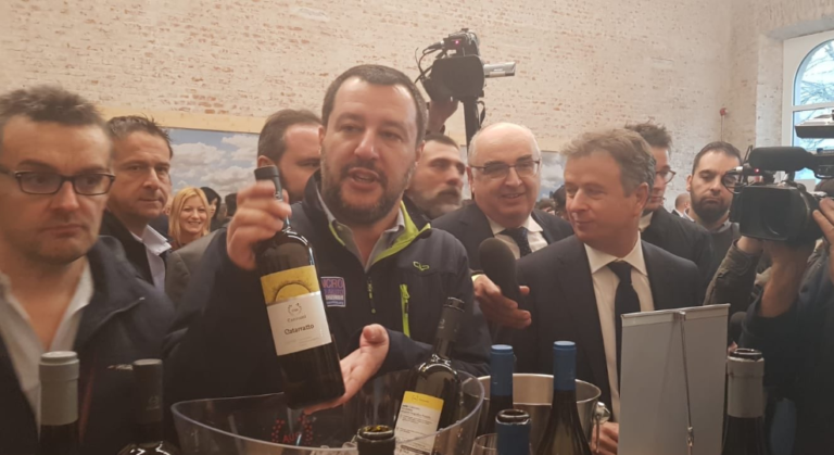 Dalle cooperative il 60 per cento del vino italiano per un fatturato di oltre 4,5 miliardi di euro. A Vivite Salvini, Di Maio e Centinaio