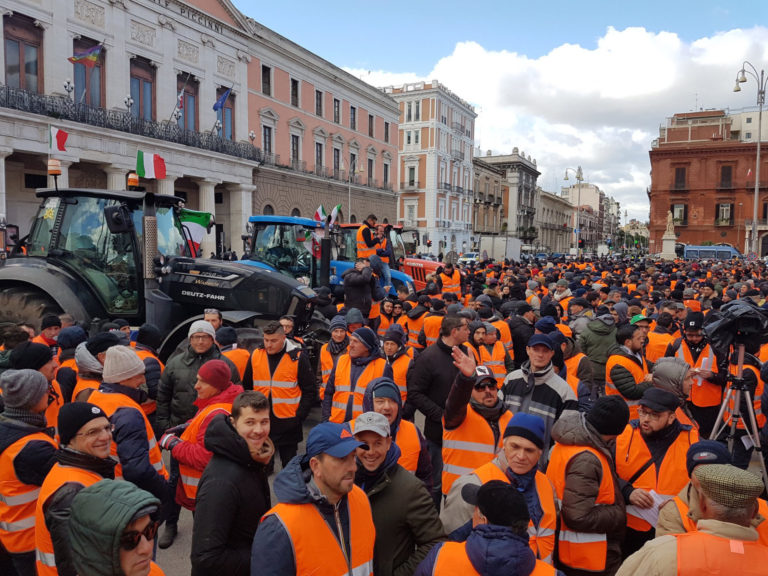 Xylella, Gilet Arancioni. Concertazione e proteste iniziano a dare risultati. Ma ora si passi ai fatti