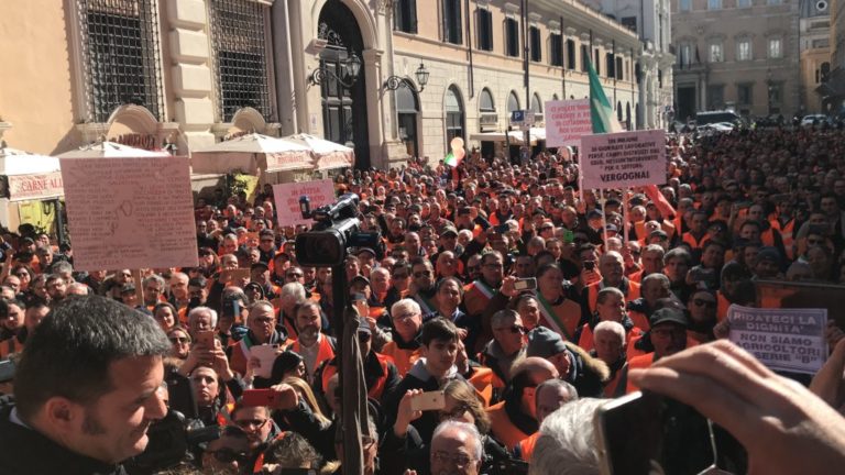 Xylella e gelate: soddisfazione Gilet Arancioni per approvazione Decreto. Spagnoletti Zeuli: «Aspettiamo ministro Centinaio in Puglia»