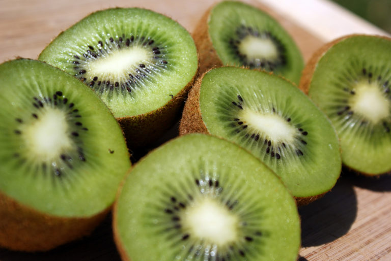 Kiwi e pere volge, campagna negativa in Emilia-Romagna. Meglio le mele. I numeri di Fruitimprese ER