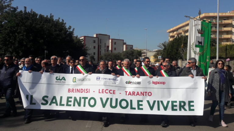 Emergenza xylella. 5mila agricoltori invadono Lecce. Il Salento vuole vivere. Servono risposte e maggiori risorse