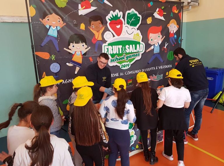 Un pieno di ortofrutta per le scuole di Puglia e Campania con Fruit&Salad School Games