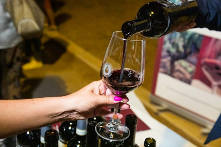 Vino. I numeri 2021 del Primitivo di Manduria: +7,2% rispetto al 2020 e 30 milioni di bottiglie nel mercato