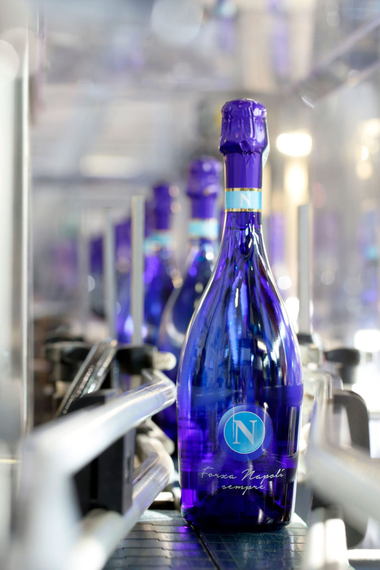 Bollicine azzurre. Da Bottega ecco il Prosecco Doc Napoli Calcio