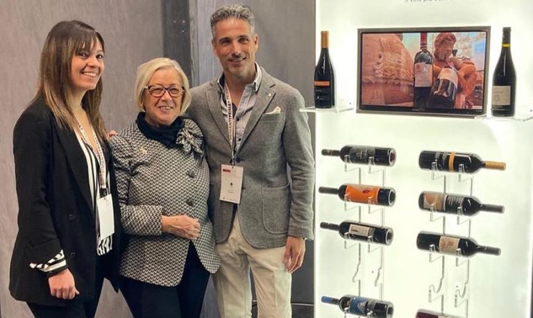 L’export sotto casa: l’Orcia Doc cambia il marketing del vino. Ecco le cantinette a misura di winelover