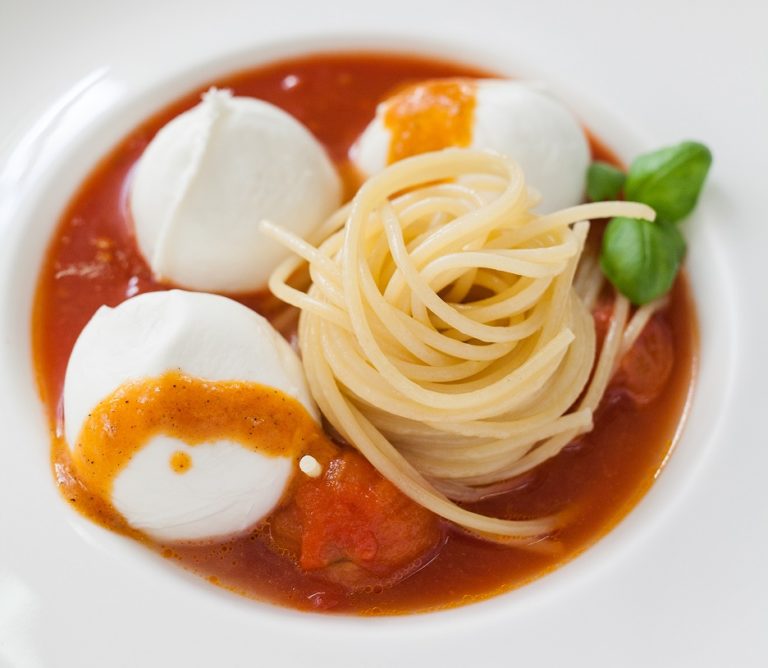 Mozzarella di Bufala e Pasta di Gragnano, insieme. Nasce il polo a marchio Dop più grande del Centro Sud Italia