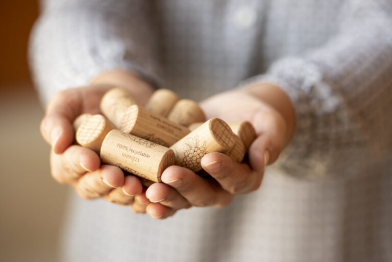 Vinventions e Agivi insieme con uno sguardo alla sostenibilità nell’utilizzo dei tappi per il vino