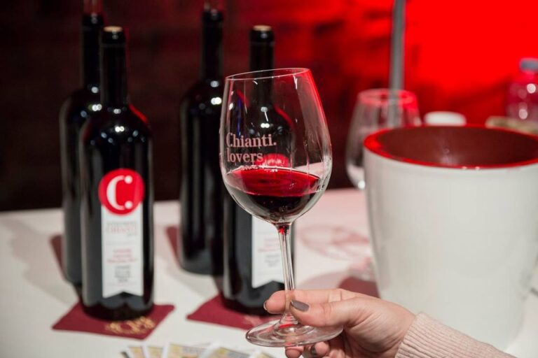 Vino e-commerce. Chianti star della piattaforma più popolare della Cina