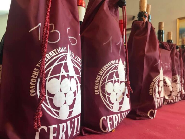 Il Mondial des vins Extrêmes 2021 raddoppia. Il concorso enologico internazionale del Cervim apre ai distillati