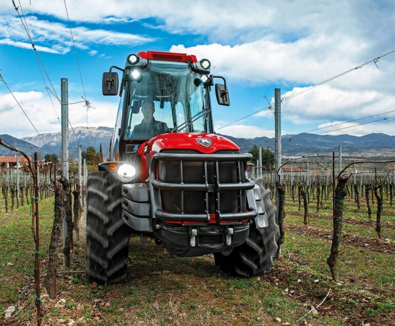 Macchine agricole. Federacma, bene proposta ministro Lollobrigida di inserire trattori elettrici nel Pnrr