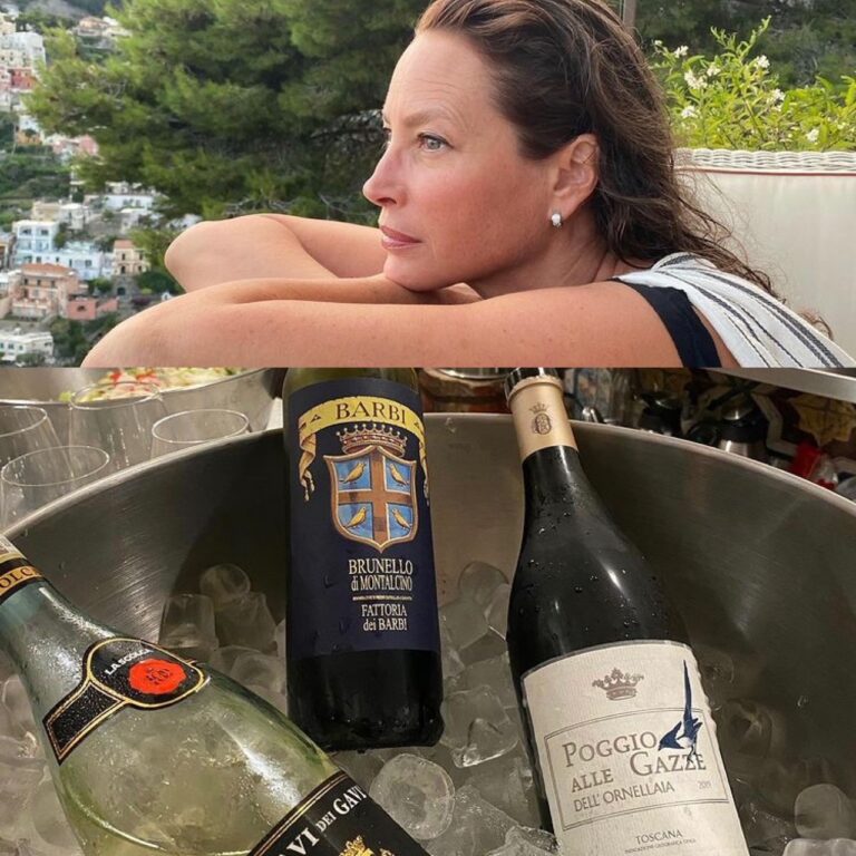 Brunello di Montalcino e un bianco Ornellaia per la supermodella Christy Turlington in vacanza in costiera Amalfitana