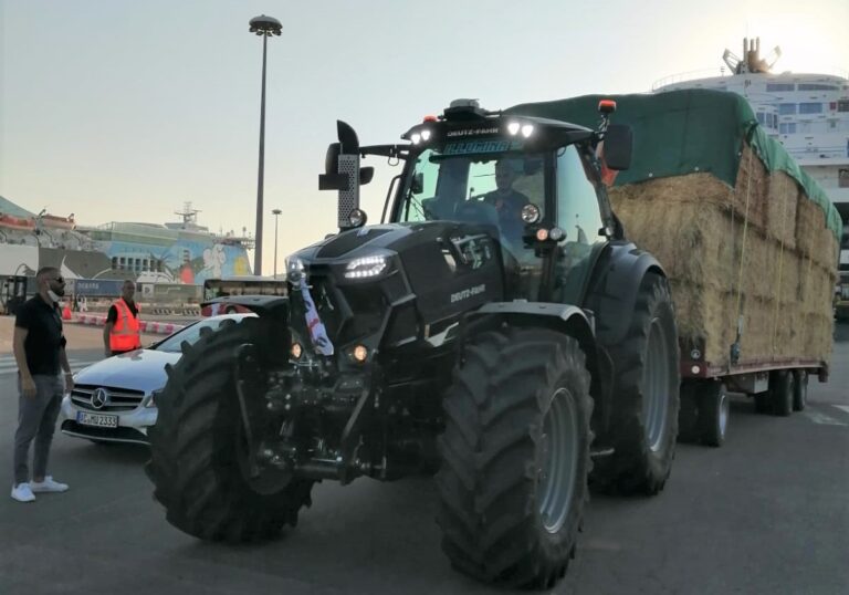 Da Padova a Nuoro in trattore per sostenere gli agricoltori sardi in difficoltà per l’emergenza incendi