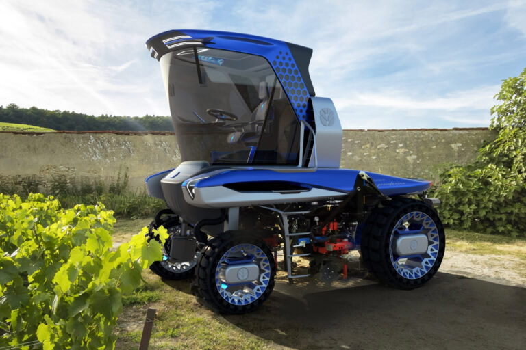 New Holland presenta il suo esclusivo Straddle Tractor Concept (scavallante) al SITEVI  2021