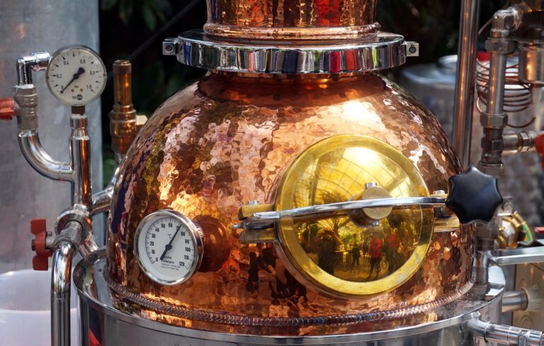 A Milano debutta il salone delle attrezzature per le micro distillerie