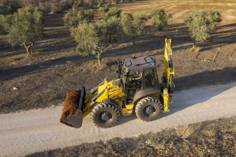 Meccanizzazione. New Holland alza il livello delle prestazioni e del comfort con la nuova terna Serie D