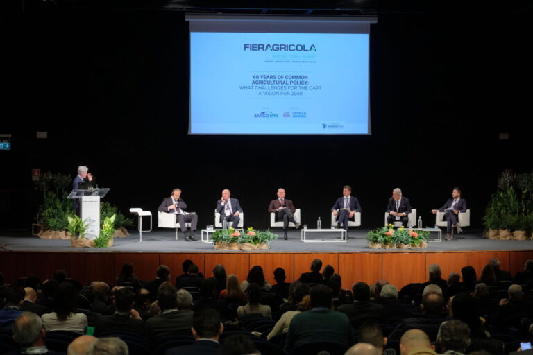 Pac del futuro per una agricoltura più produttiva, con innovazione digitale, ricerca genetica e aggregazione filiere