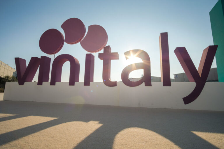 Vinitaly: sale a 680 il numero di top importatori attesi a Verona. Record di buyer USA. Attesi b2b da tutto il mondo