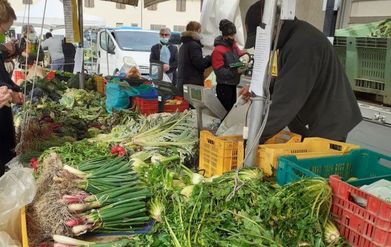 Costi alle stelle. Azienda viterbese: ‘Se la produzione non basta rinuncio ai mercati, ma i prezzi non li aumento’