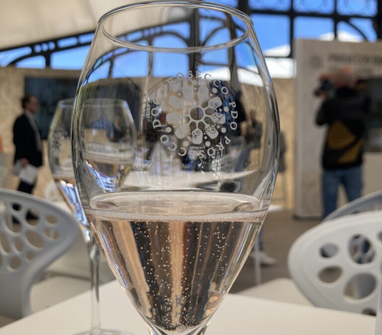 Prosecco Doc: superati nel 2023 i 600 milioni di bottiglie vendute. Il Consorzio fa il punto