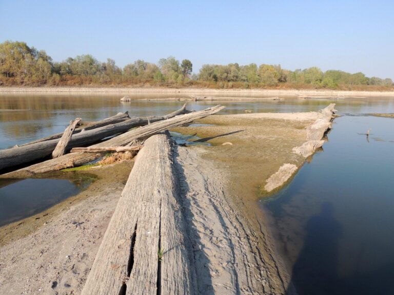 Siccità. Fiume Po, per la prima volta da inizio estate le portate tornano ai livelli minimi