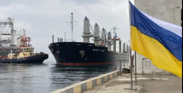 Ucraina: distrutte dalla Russia già 300mila tonnellate di grano su navi Mar Nero. Lo rivela intelligence Londra