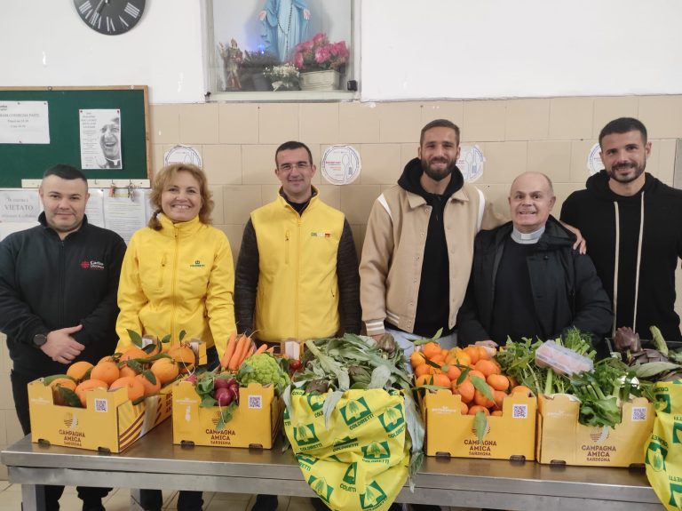 Solidarietà. Coldiretti e Cagliari calcio: insieme per cibo alla mensa della Caritas