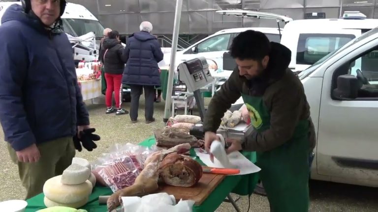 Filiera corta toscana per le feste di Natale: spesa ai mercati degli agricoltori per 1 famiglia su 3