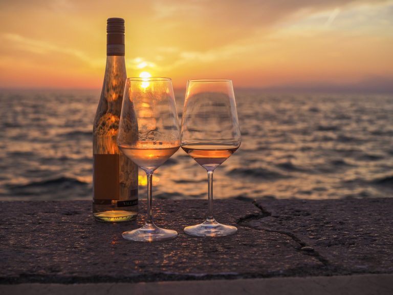 Parigi, Innsbruck e il lago di Garda si tingono di rosa con il Chiaretto di Bardolino