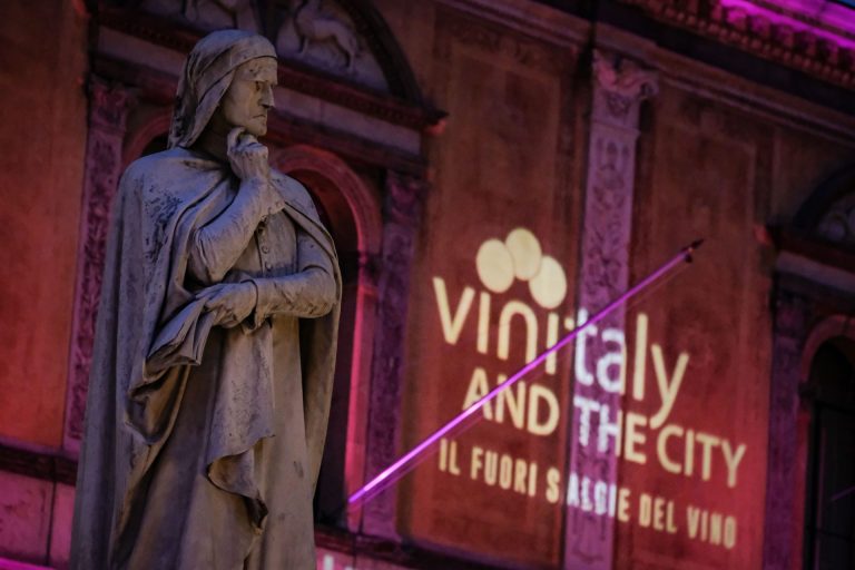 Vinitaly and the City: a Verona la magia del vino invade la città