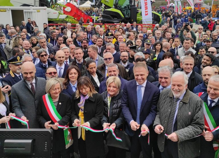 Agriumbria, taglio del nastro con i ministri Lollobrigida e Calderone per la 54esima edizione