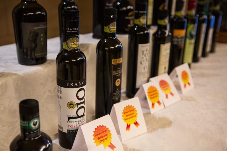 Olio, vola il made in Tuscany. Export da 42 milioni: i numeri del comparto presentati a Firenze