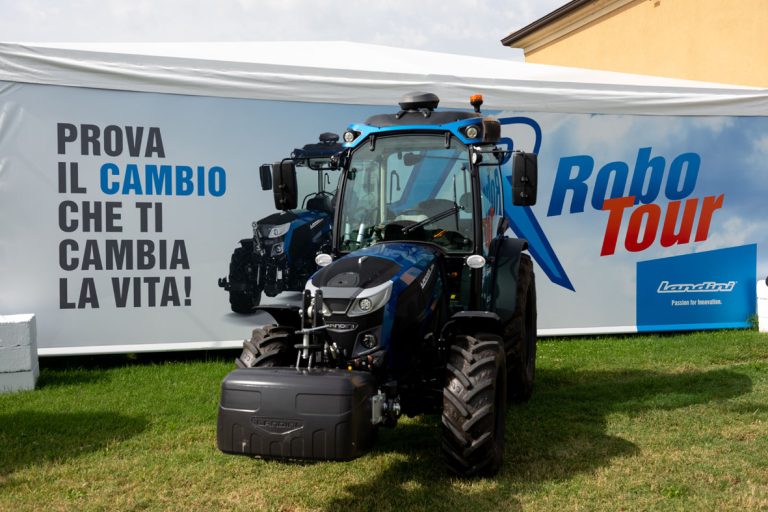 Robo Tour. Argo Tractors porta in giro il cambio per i Landini REX4